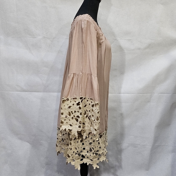 Southern Stitch 100% Viscose On or Off Shoulder Lace Bell Sleeve Dress Sz M - Picture 5 of 8